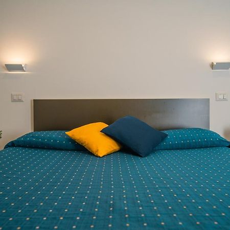 مبيت وإفطار Hub Ferroviario - 12 Posti Letto Per Il Tuo Gruppo A Napoli Con Wifi E Netflix المظهر الخارجي الصورة