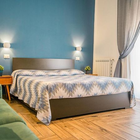 مبيت وإفطار Hub Ferroviario - 12 Posti Letto Per Il Tuo Gruppo A Napoli Con Wifi E Netflix المظهر الخارجي الصورة
