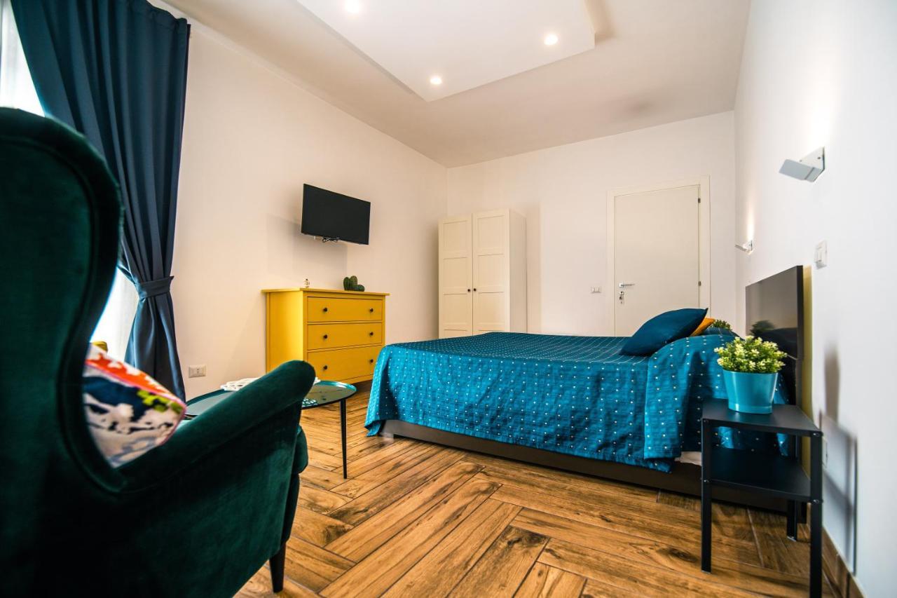 مبيت وإفطار Hub Ferroviario - 12 Posti Letto Per Il Tuo Gruppo A Napoli Con Wifi E Netflix المظهر الخارجي الصورة