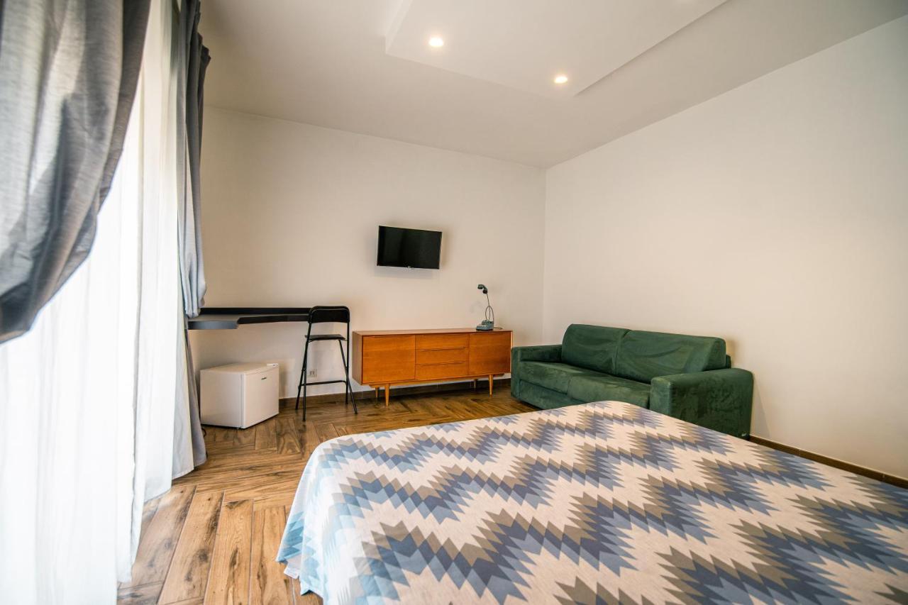 مبيت وإفطار Hub Ferroviario - 12 Posti Letto Per Il Tuo Gruppo A Napoli Con Wifi E Netflix المظهر الخارجي الصورة