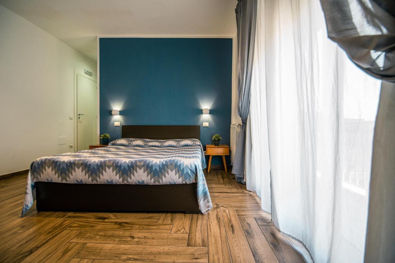 مبيت وإفطار Hub Ferroviario - 12 Posti Letto Per Il Tuo Gruppo A Napoli Con Wifi E Netflix المظهر الخارجي الصورة
