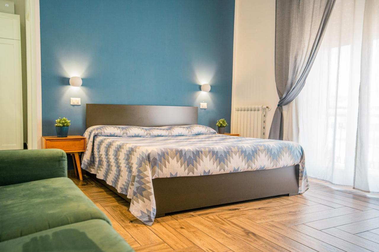 مبيت وإفطار Hub Ferroviario - 12 Posti Letto Per Il Tuo Gruppo A Napoli Con Wifi E Netflix المظهر الخارجي الصورة