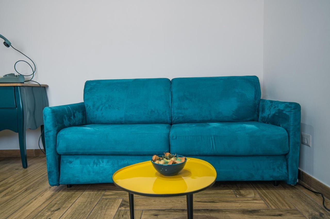مبيت وإفطار Hub Ferroviario - 12 Posti Letto Per Il Tuo Gruppo A Napoli Con Wifi E Netflix المظهر الخارجي الصورة