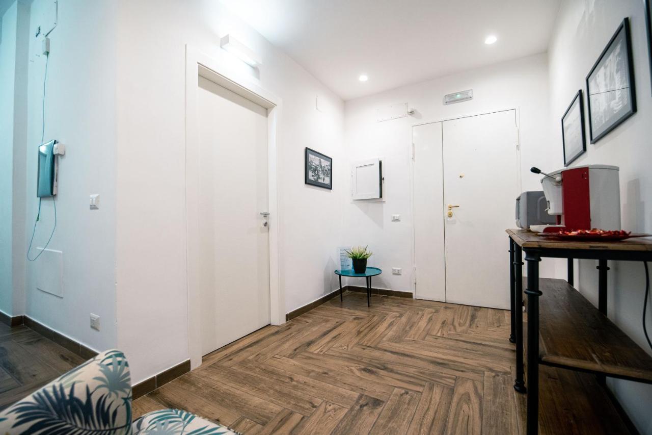 مبيت وإفطار Hub Ferroviario - 12 Posti Letto Per Il Tuo Gruppo A Napoli Con Wifi E Netflix المظهر الخارجي الصورة