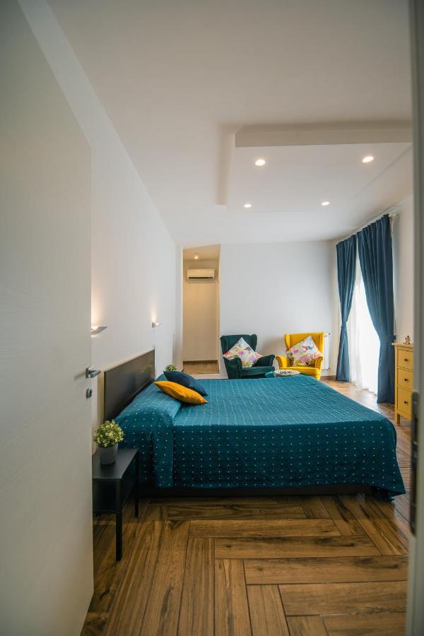 مبيت وإفطار Hub Ferroviario - 12 Posti Letto Per Il Tuo Gruppo A Napoli Con Wifi E Netflix المظهر الخارجي الصورة