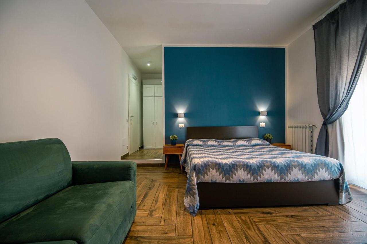 مبيت وإفطار Hub Ferroviario - 12 Posti Letto Per Il Tuo Gruppo A Napoli Con Wifi E Netflix المظهر الخارجي الصورة