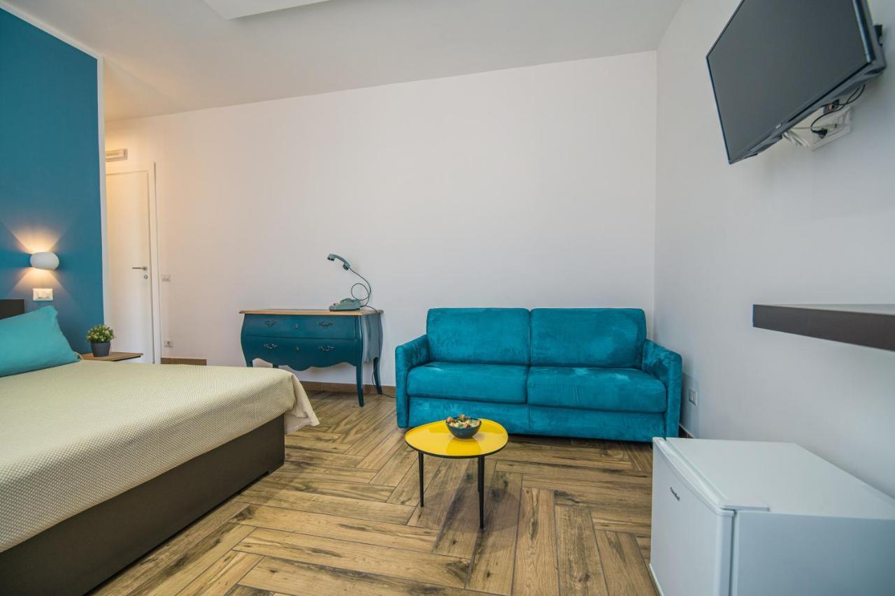 مبيت وإفطار Hub Ferroviario - 12 Posti Letto Per Il Tuo Gruppo A Napoli Con Wifi E Netflix المظهر الخارجي الصورة