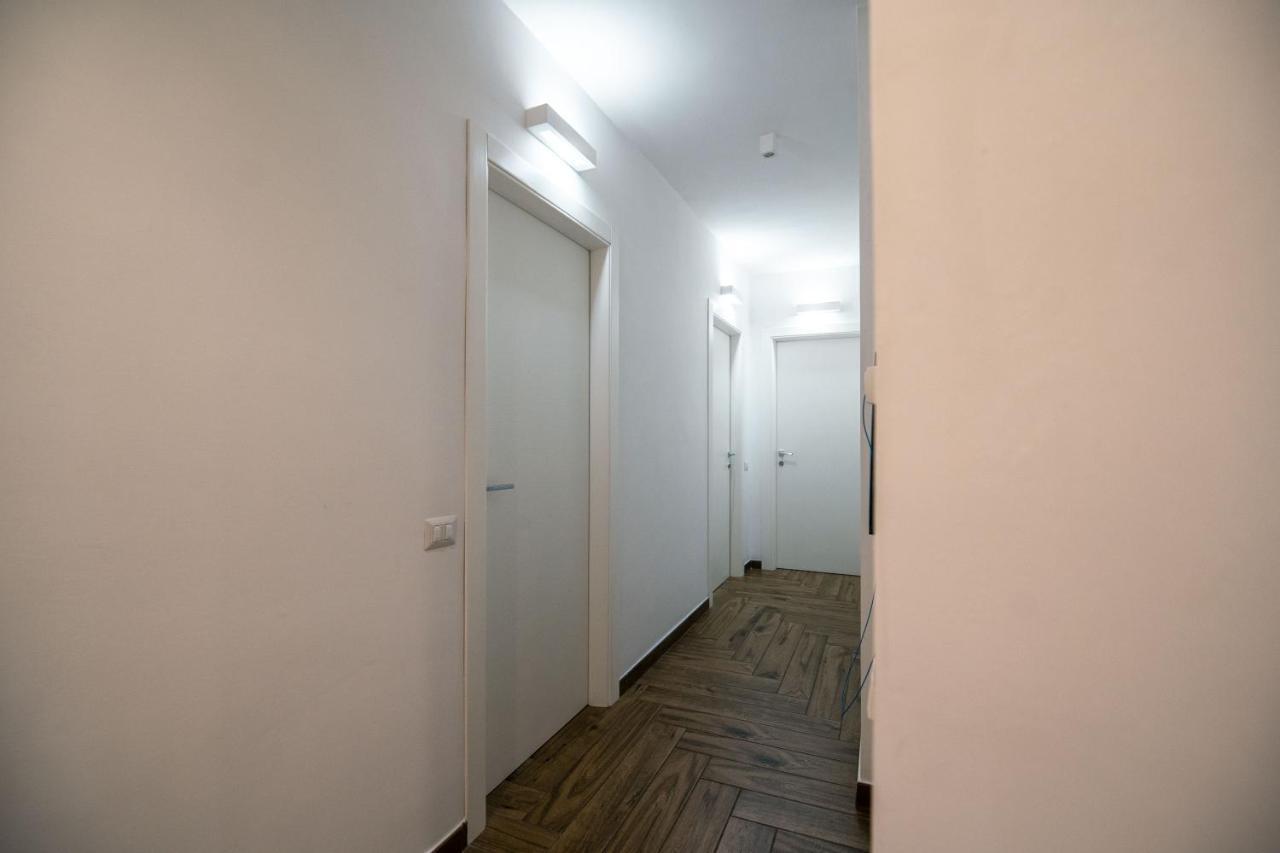 مبيت وإفطار Hub Ferroviario - 12 Posti Letto Per Il Tuo Gruppo A Napoli Con Wifi E Netflix المظهر الخارجي الصورة
